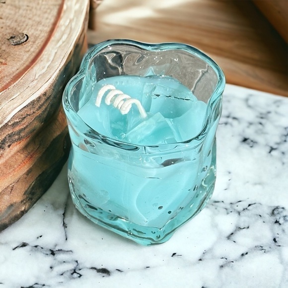 ⚠️SALE Candle // Handmade Scented Blue Drink Candle SEND OFFERS🥳 - Picture 1 of 5